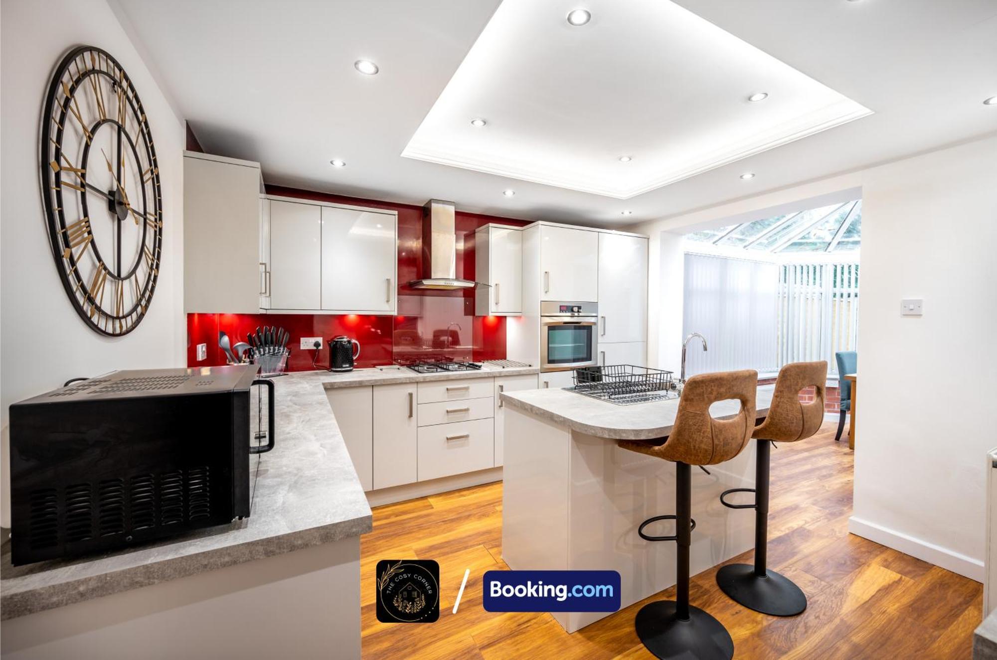 Cosy 3-Bed House, Garden & Free Parking In Stretford Apartamento Manchester Exterior foto