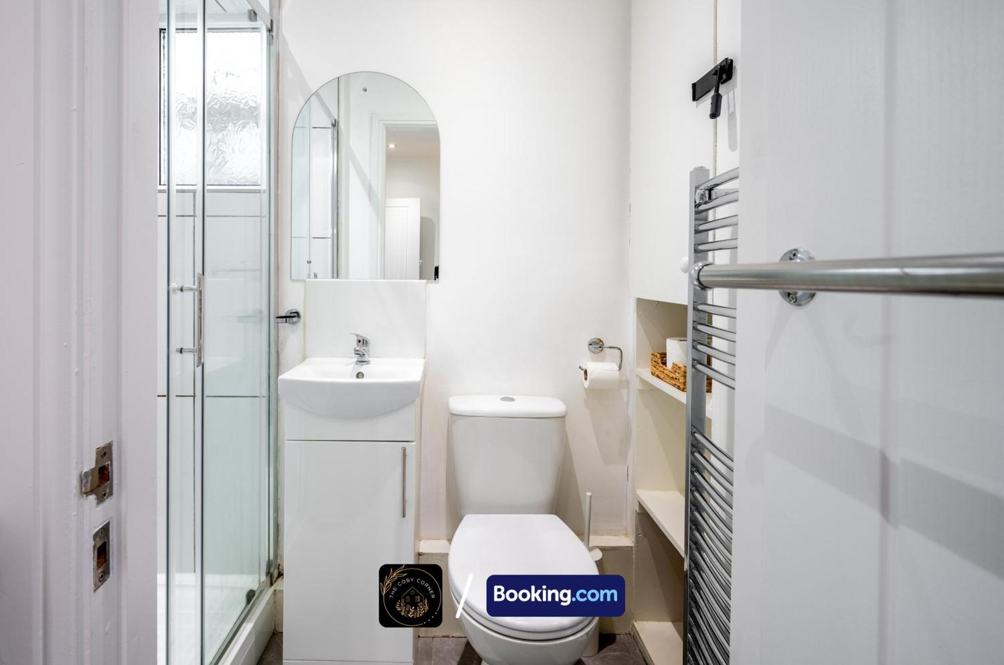 Cosy 3-Bed House, Garden & Free Parking In Stretford Apartamento Manchester Exterior foto