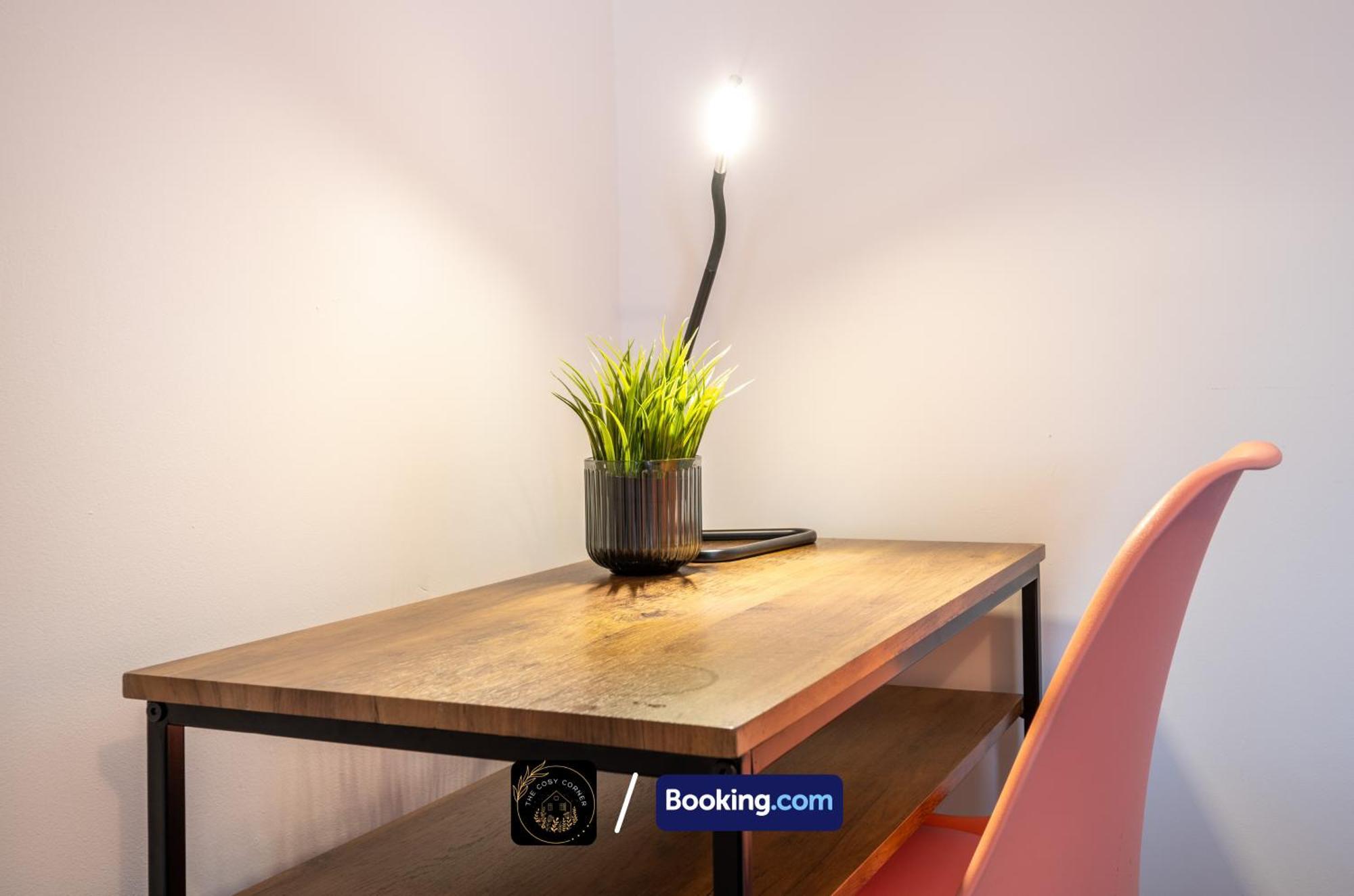 Cosy 3-Bed House, Garden & Free Parking In Stretford Apartamento Manchester Exterior foto