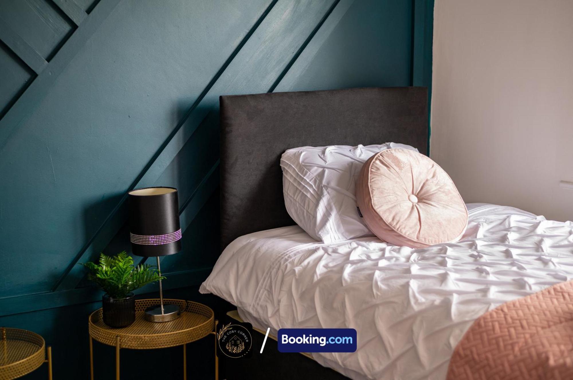 Cosy 3-Bed House, Garden & Free Parking In Stretford Apartamento Manchester Exterior foto