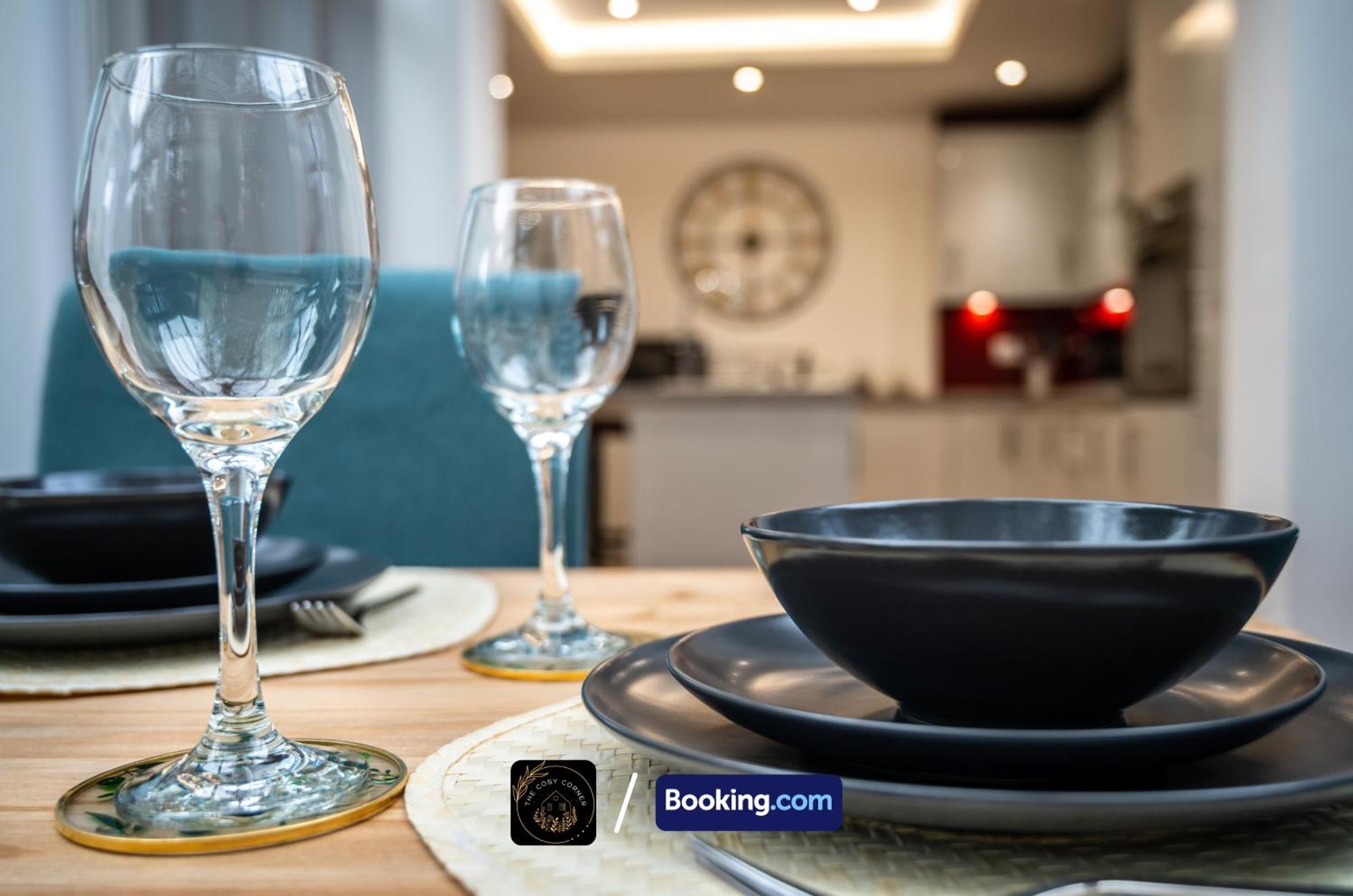 Cosy 3-Bed House, Garden & Free Parking In Stretford Apartamento Manchester Exterior foto