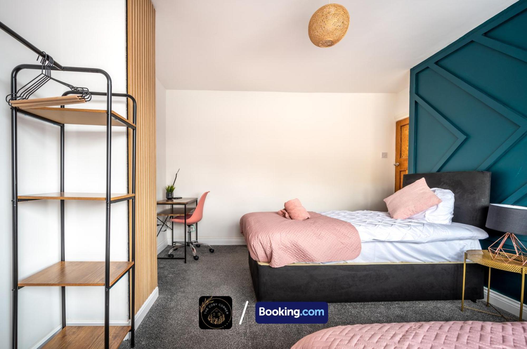 Cosy 3-Bed House, Garden & Free Parking In Stretford Apartamento Manchester Exterior foto