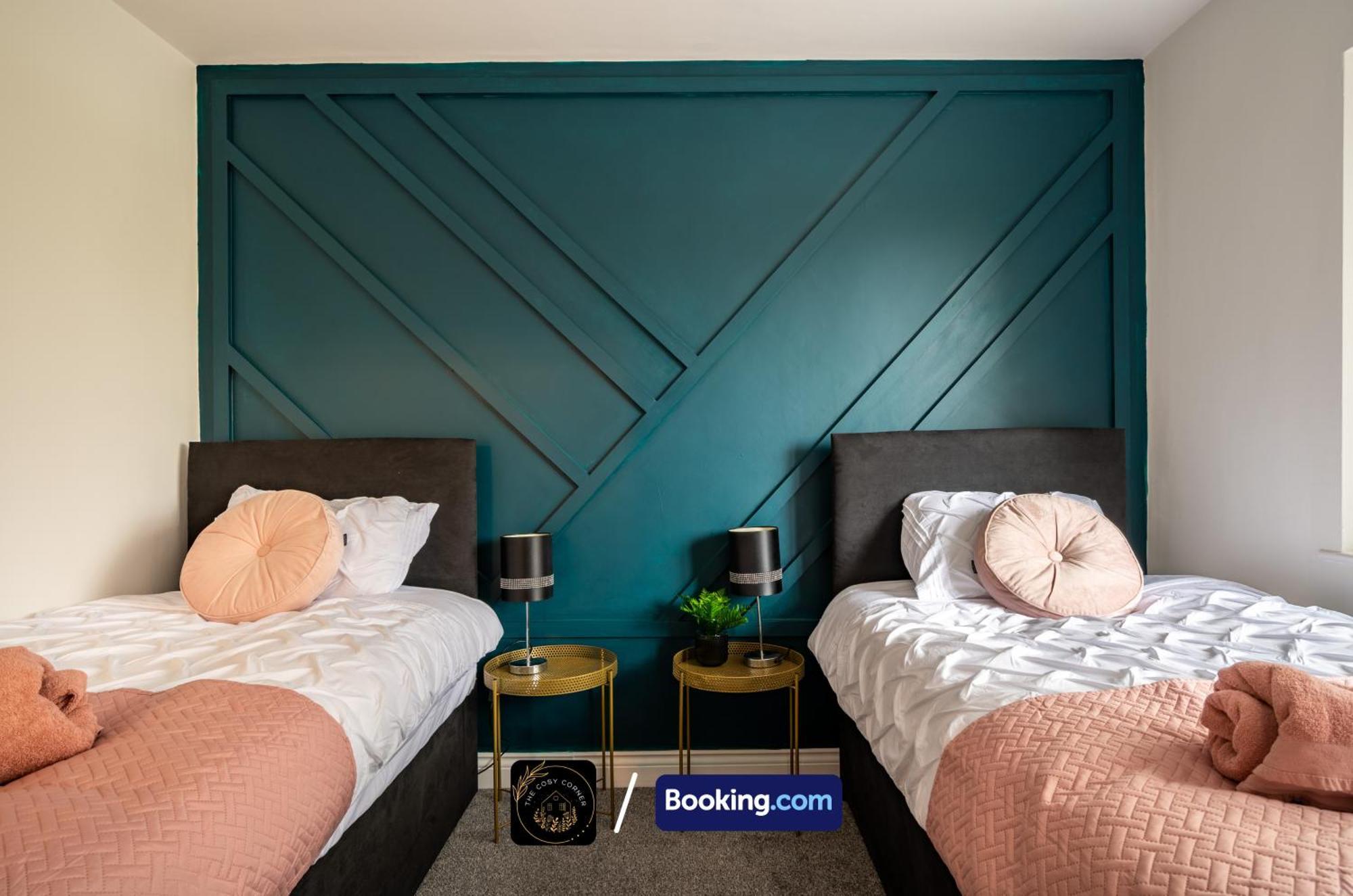 Cosy 3-Bed House, Garden & Free Parking In Stretford Apartamento Manchester Exterior foto