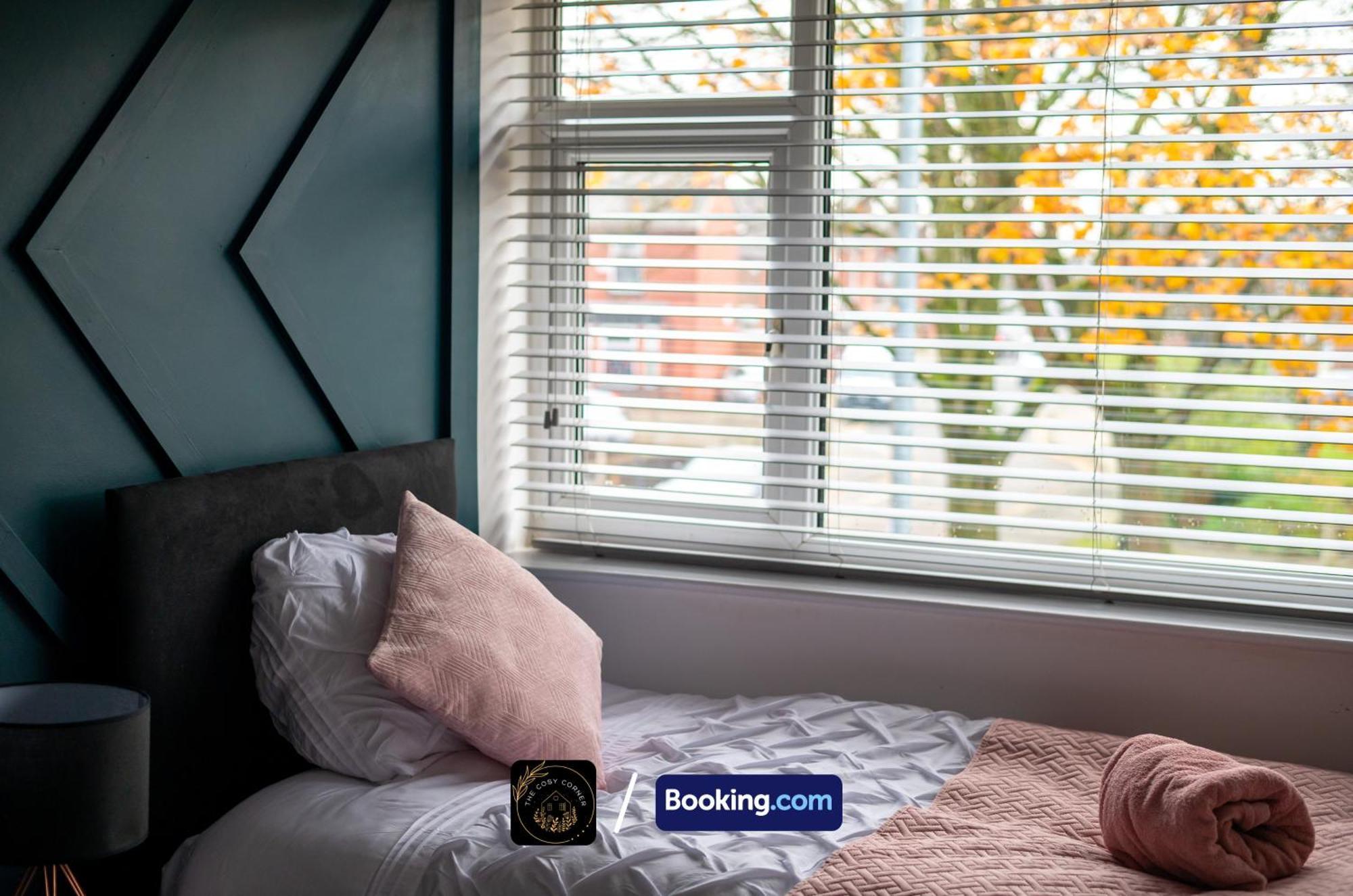 Cosy 3-Bed House, Garden & Free Parking In Stretford Apartamento Manchester Exterior foto