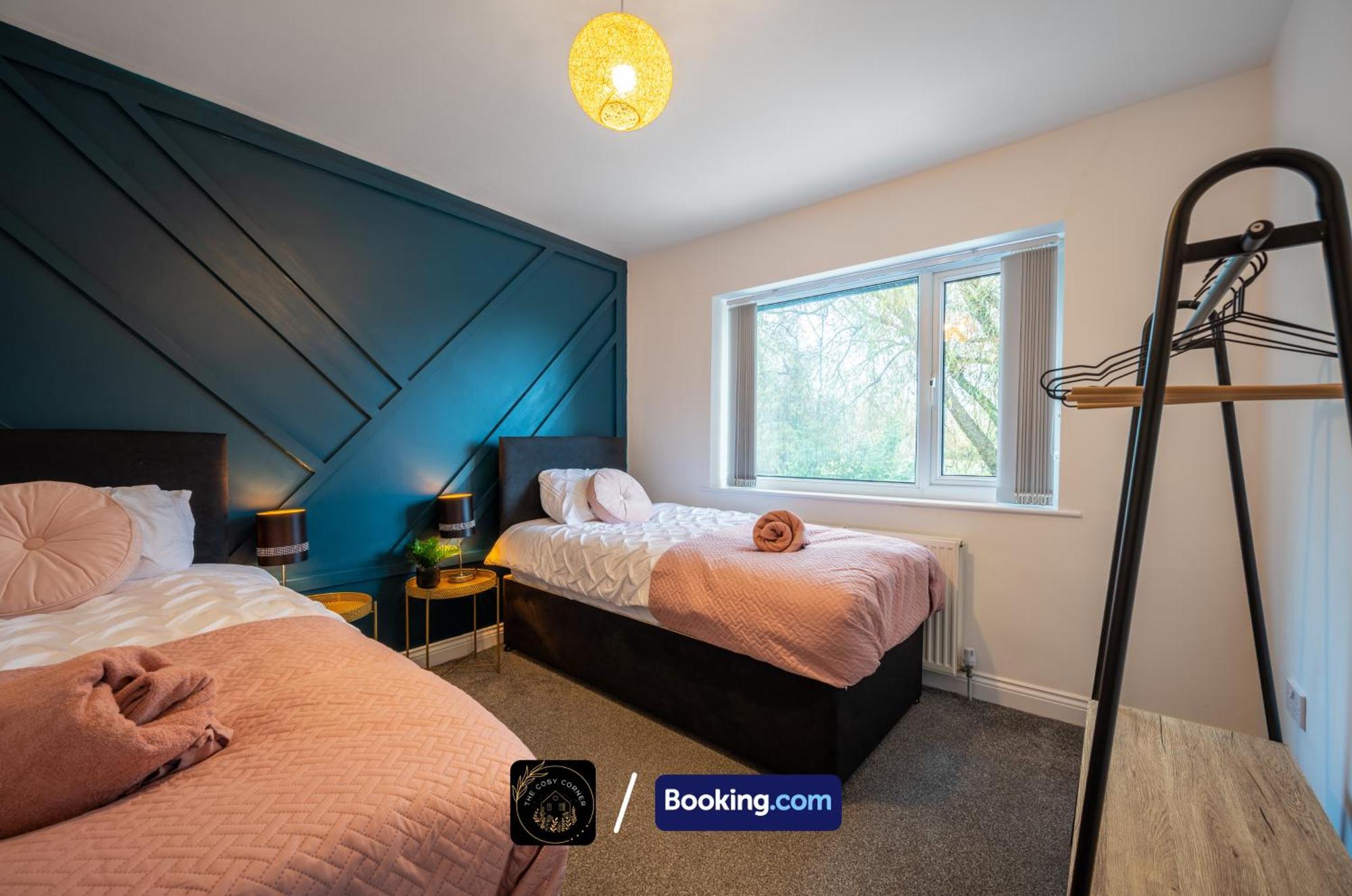 Cosy 3-Bed House, Garden & Free Parking In Stretford Apartamento Manchester Exterior foto