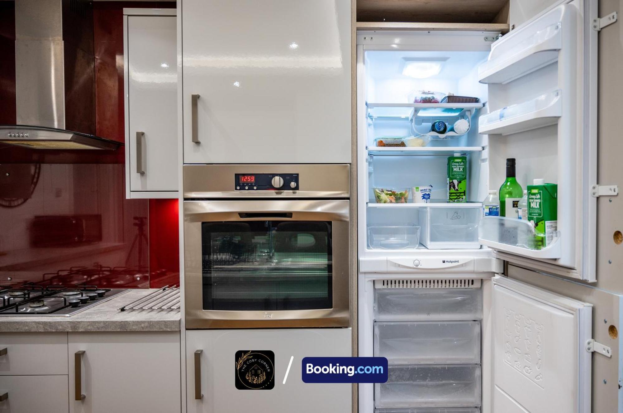 Cosy 3-Bed House, Garden & Free Parking In Stretford Apartamento Manchester Exterior foto