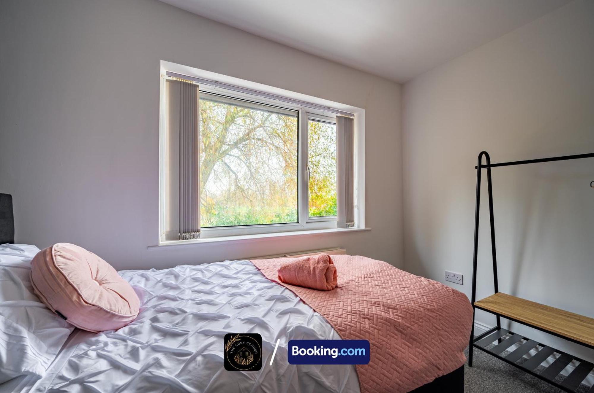 Cosy 3-Bed House, Garden & Free Parking In Stretford Apartamento Manchester Exterior foto