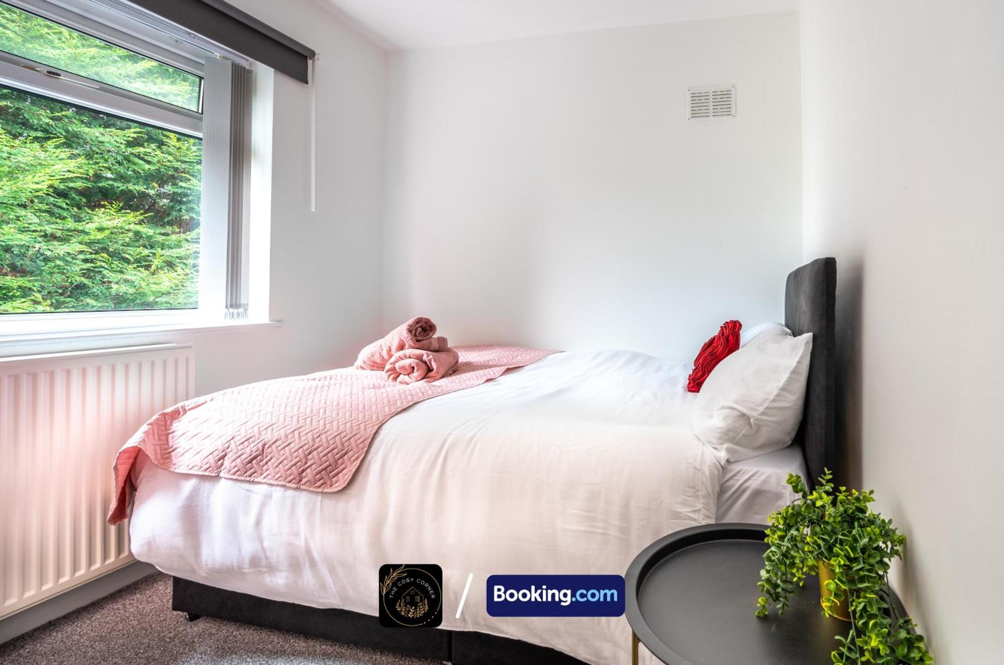 Cosy 3-Bed House, Garden & Free Parking In Stretford Apartamento Manchester Exterior foto