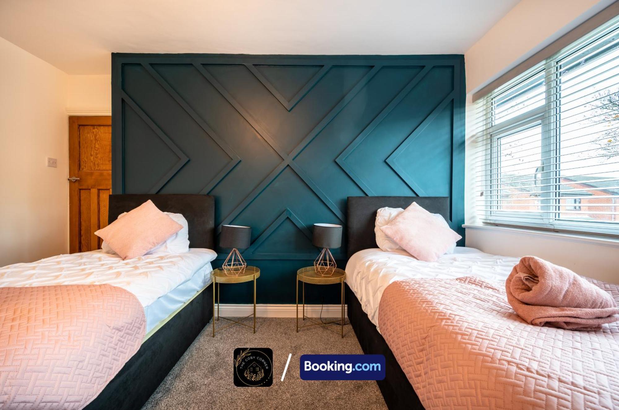 Cosy 3-Bed House, Garden & Free Parking In Stretford Apartamento Manchester Exterior foto